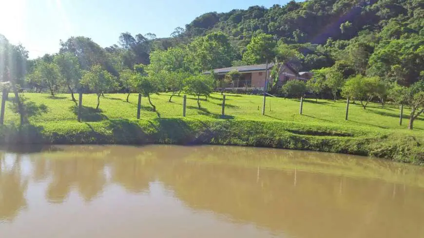 Chácara com 3 Quartos à Venda, 220 m² por R$ 680.900 Amaral Ribeiro, Sapiranga - RS
