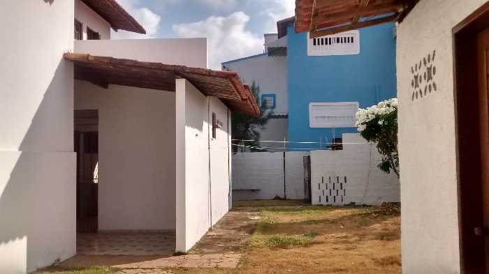 Casa com 3 Quartos para Alugar, 280 m² por R$ 2.000/Mês Rua João Alves Flor, 3709 - Candelária, Natal - RN