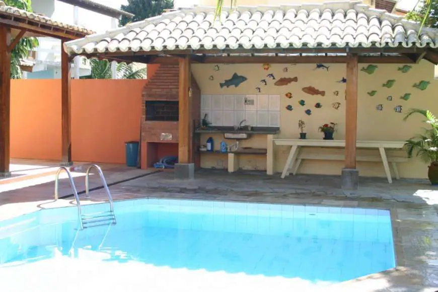 Casa com 4 Quartos para Alugar, 250 m² por R$ 1.690/Mês Taperapuan, Porto Seguro - BA