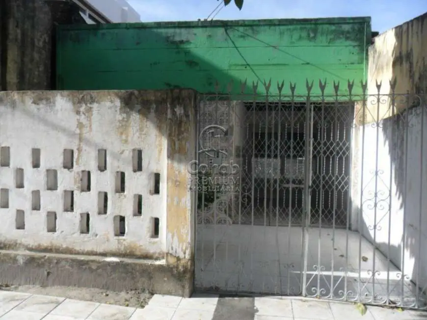 Casa com 3 Quartos à Venda, 180 m² por R$ 200.000 Siqueira Campos, Aracaju - SE