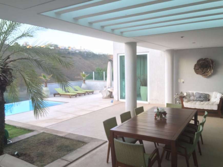 Casa de Condomínio com 5 Quartos à Venda, 650 m² por R$ 3.390.000 Vale do Sereno, Nova Lima - MG
