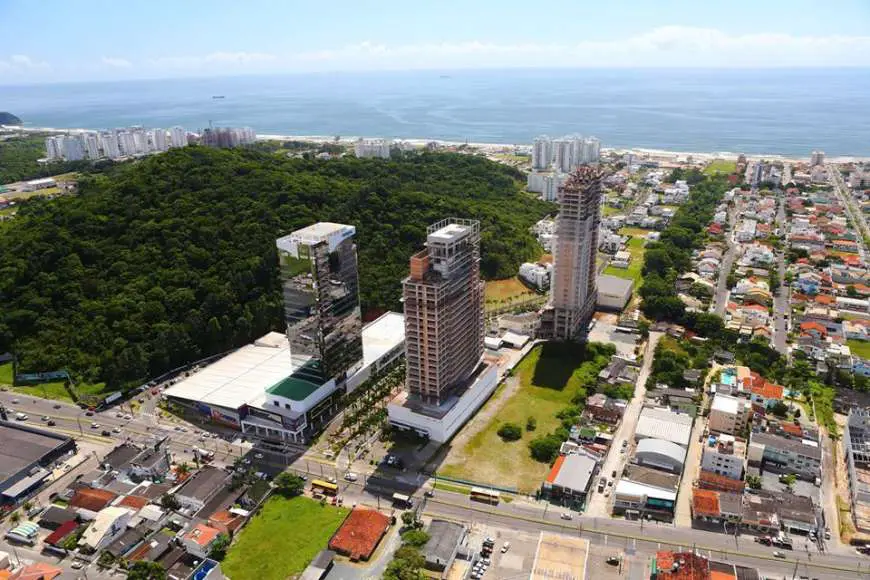 Apartamento com 1 Quarto à Venda, 47 m² por R$ 350.000 Rua Carlos Drummond de Andrade, 500 - Praia dos Amores, Balneário Camboriú - SC