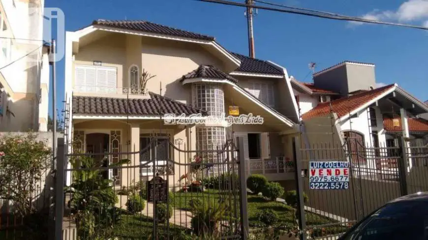 Casa com 4 Quartos à Venda, 285 m² por R$ 1.000.000 Rua Coronel Estácio Mariense de Lemos, 181 - Nossa Senhora de Fátima, Santa Maria - RS