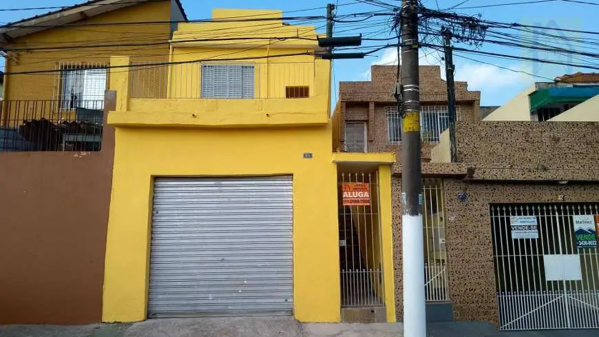 Casa com 2 Quartos para Alugar, 1 m² por R$ 1.200/Mês Rua Arctotis, 85 - Jardim Guairaca, São Paulo - SP