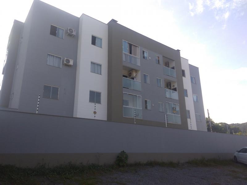 Apartamento com 2 Quartos para Alugar, 60 m² por R$ 1.300/Mês Rua Brasil, 461 - Saguaçú, Joinville - SC
