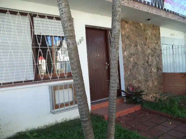 Casa para Alugar, 400 m² por R$ 5.000/Mês Navegantes, Porto Alegre - RS