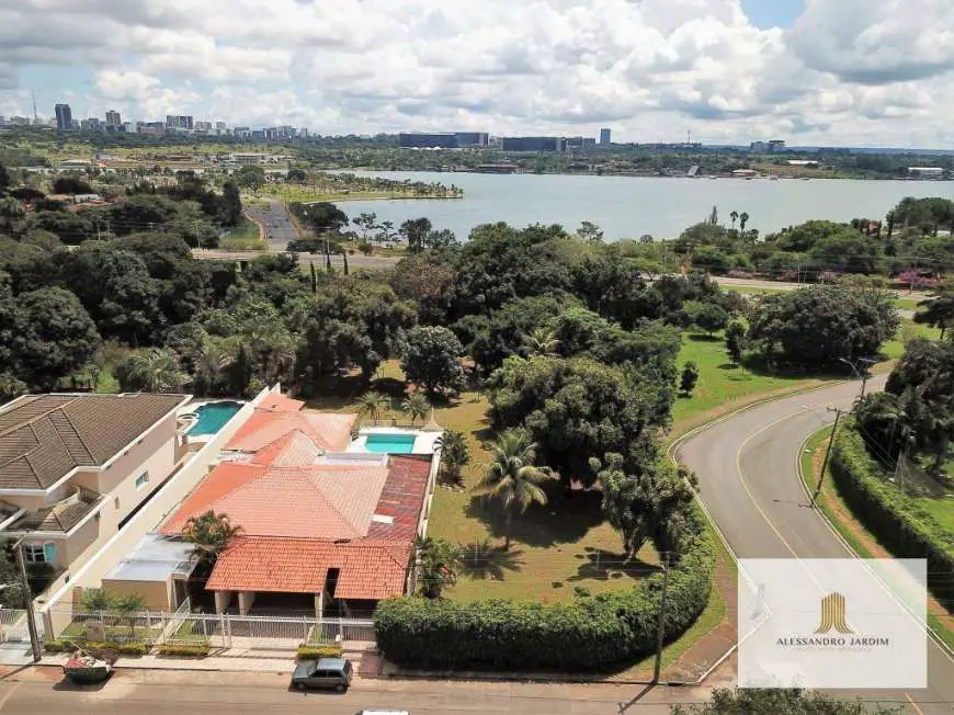 Casa com 4 Quartos para Alugar, 550 m² por R$ 12.900/Mês Setor de Habitacoes Individuais Sul, Brasília - DF