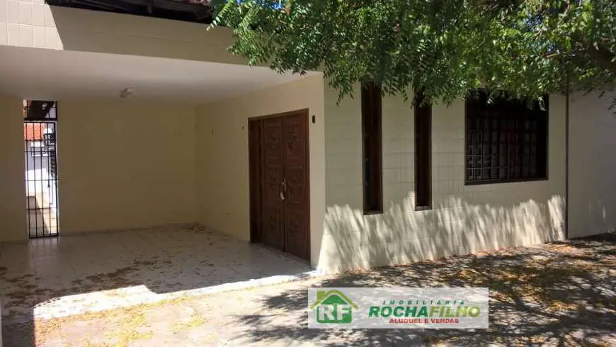 Casa com 3 Quartos para Alugar por R$ 3.500/Mês Rua Professor Clemente Fortes - São Cristóvão, Teresina - PI