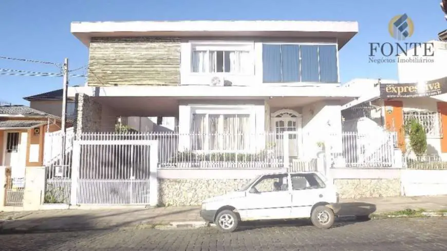 Casa com 3 Quartos à Venda, 379 m² por R$ 2.000.000 Rua Afonso Ribeiro - Centro, Lages - SC