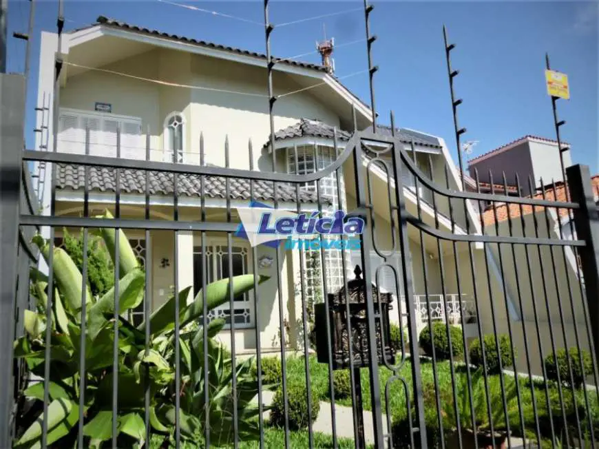 Casa com 4 Quartos à Venda, 285 m² por R$ 954.000 Rua Coronel Estácio Mariense de Lemos, 181 - Noal, Santa Maria - RS