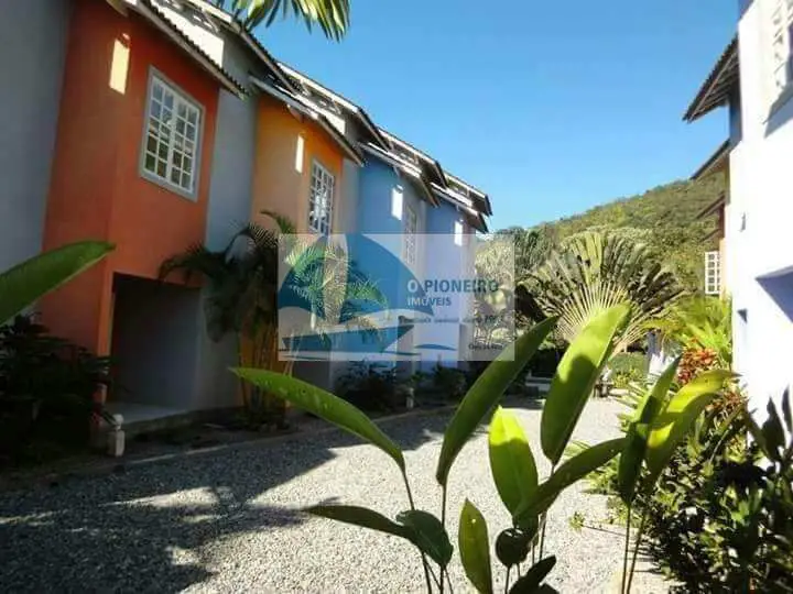 Casa de Condomínio com 2 Quartos para Alugar, 60 m² por R$ 400/Dia Camburi, São Sebastião - SP