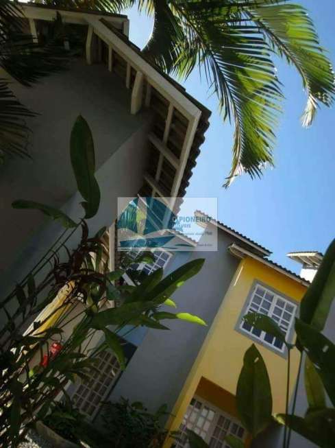 Casa de Condomínio com 2 Quartos para Alugar, 60 m² por R$ 400/Dia Camburi, São Sebastião - SP