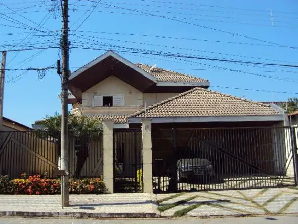 Casa com 3 Quartos à Venda, 230 m² por R$ 842.000 Rua Ari Barroso - Vila Industrial, São José dos Campos - SP