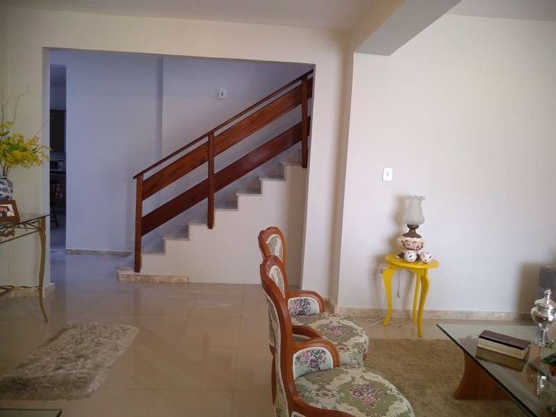 Casa com 3 Quartos à Venda, 250 m² por R$ 650.000 Rua Carlos Gomes - Inácio Barbosa, Aracaju - SE