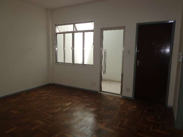 Apartamento com 3 Quartos para Alugar, 78 m² por R$ 950/Mês Rua Porto das Flores, 271 - Santa Luzia, Juiz de Fora - MG
