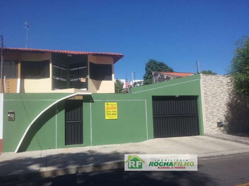Casa com 3 Quartos para Alugar por R$ 2.400/Mês Rua Trinta e Um de Março - Ininga, Teresina - PI