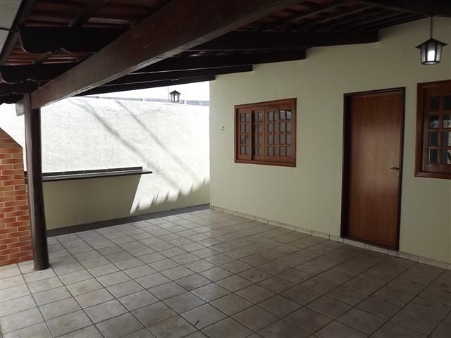 Casa com 2 Quartos para Alugar, 90 m² por R$ 990/Mês Rua 16 - Jardim Santo Antônio, Goiânia - GO