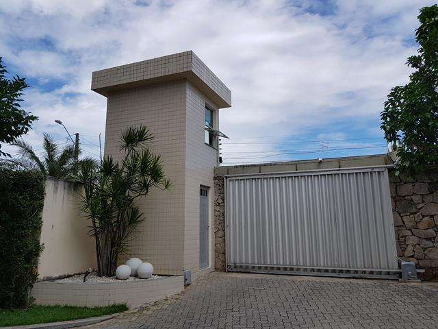 Apartamento com 3 Quartos para Alugar, 115 m² por R$ 850/Mês Rua Jaime Vasconcelos, 397 - Varjota, Fortaleza - CE