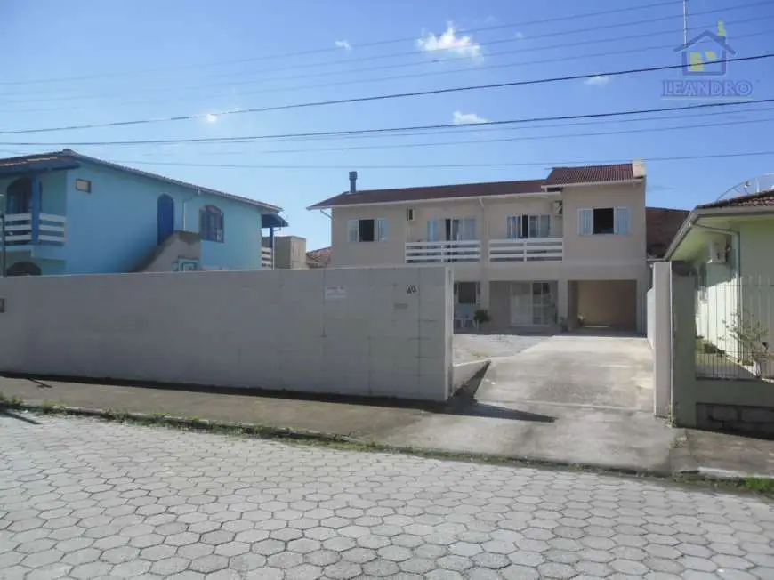 Casa com 3 Quartos à Venda, 192 m² por R$ 450.000 Rua Ocidente, 40 - Passa Vinte, Palhoça - SC