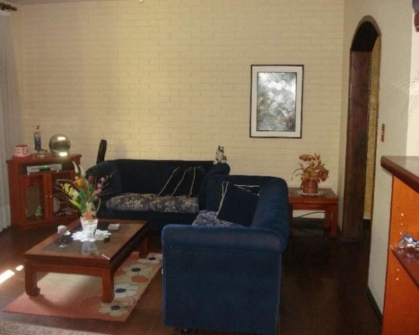 Casa com 3 Quartos para Alugar por R$ 5.000/Mês Higienópolis, Porto Alegre - RS