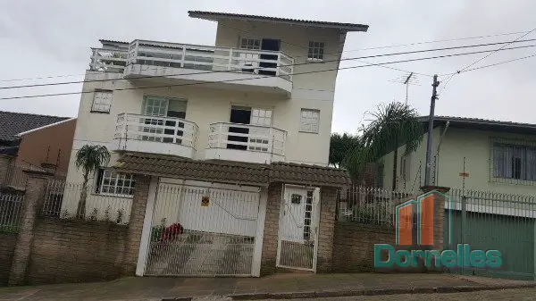 Casa com 3 Quartos à Venda, 262 m² por R$ 550.000 Rua José Dalabilia - Fátima, Caxias do Sul - RS