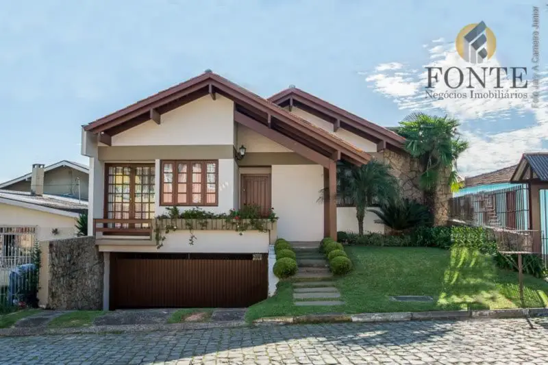 Casa com 3 Quartos à Venda, 292 m² por R$ 950.000 Rua Alberto Pasqualini - Conta Dinheiro, Lages - SC