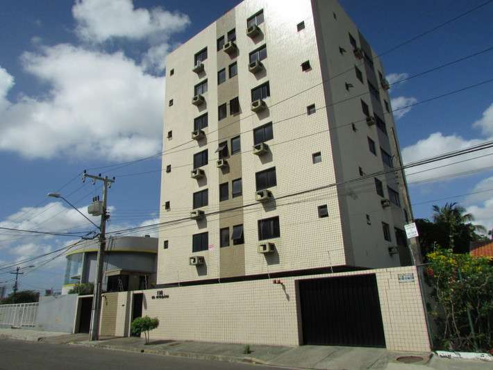 Apartamento com 3 Quartos para Alugar, 97 m² por R$ 1.350/Mês Rua Meruoca, 190 - Varjota, Fortaleza - CE