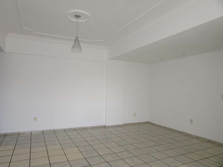Apartamento com 3 Quartos para Alugar, 97 m² por R$ 1.350/Mês Rua Meruoca, 190 - Varjota, Fortaleza - CE