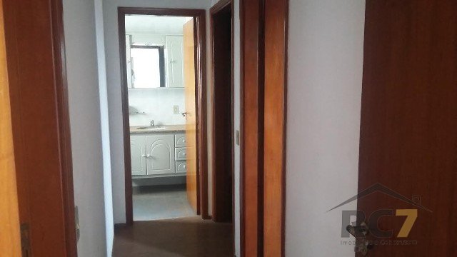 Apartamento com 3 Quartos para Alugar, 84 m² por R$ 1.000/Mês Vila Santo Antonio, Bauru - SP
