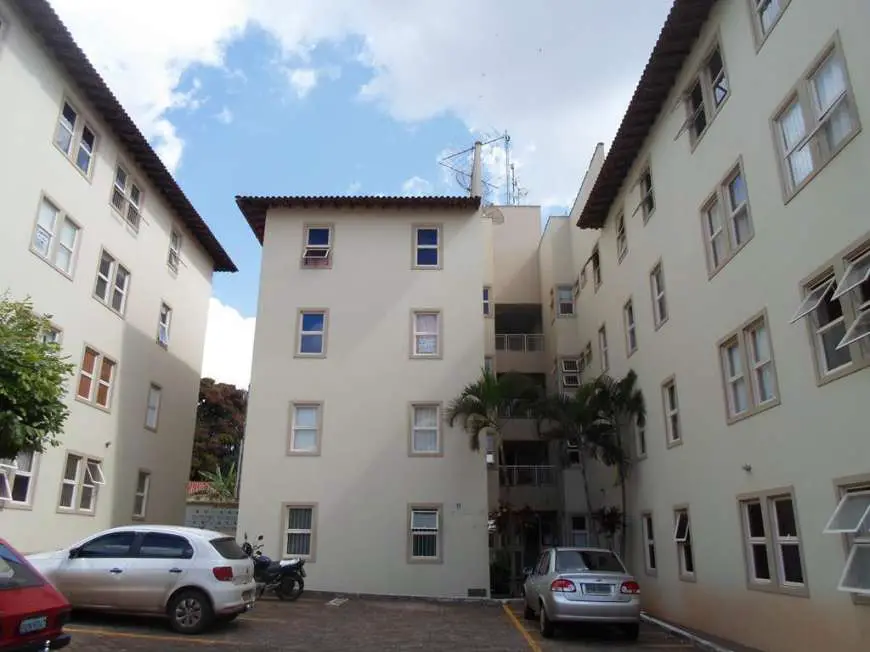 Apartamento com 3 Quartos para Alugar, 94 m² por R$ 600/Mês Parque do Mirante, Uberaba - MG