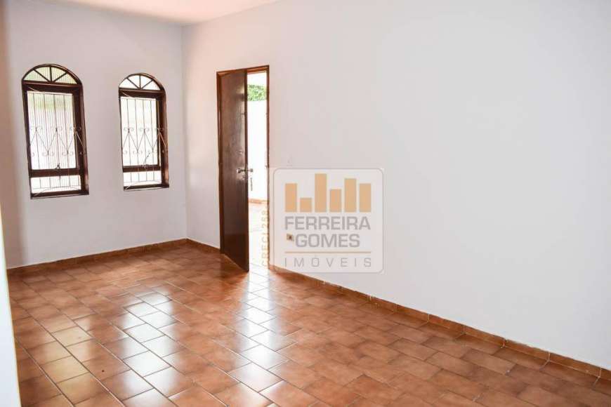 Casa com 3 Quartos para Alugar, 156 m² por R$ 1.400/Mês Rua Rocha Pombo, 167 - Caiçara, Campo Grande - MS