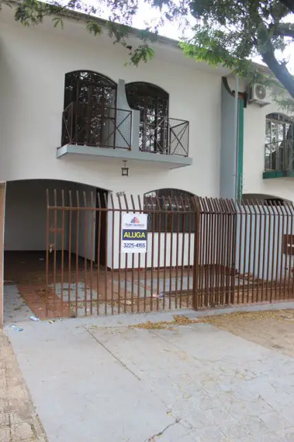 Casa com 3 Quartos para Alugar por R$ 1.200/Mês Rua dos Jasmins - Jardim Maravilha, Maringá - PR