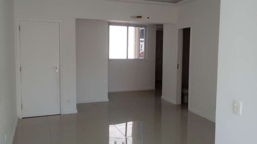 Apartamento com 2 Quartos para Alugar, 70 m² por R$ 2.570/Mês Rua Andrade Pertence - Catete, Rio de Janeiro - RJ