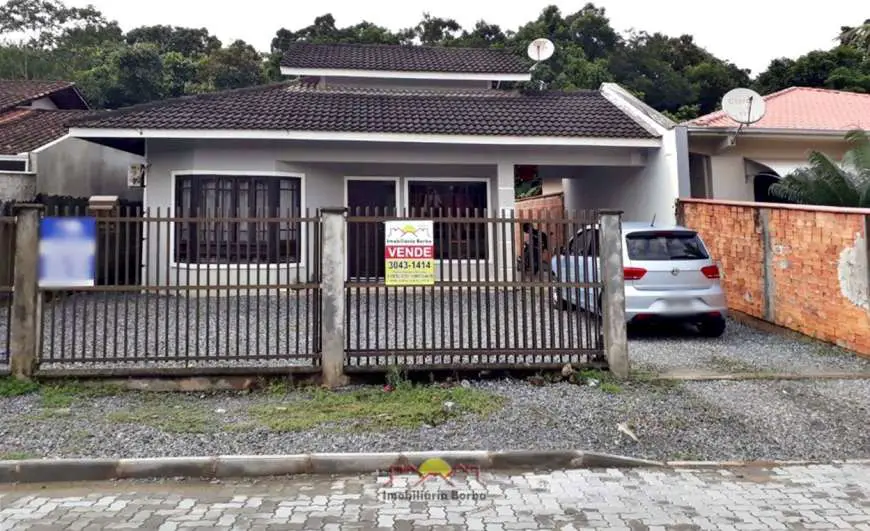 Casa com 2 Quartos à Venda, 125 m² por R$ 350.000 Espinheiros, Joinville - SC