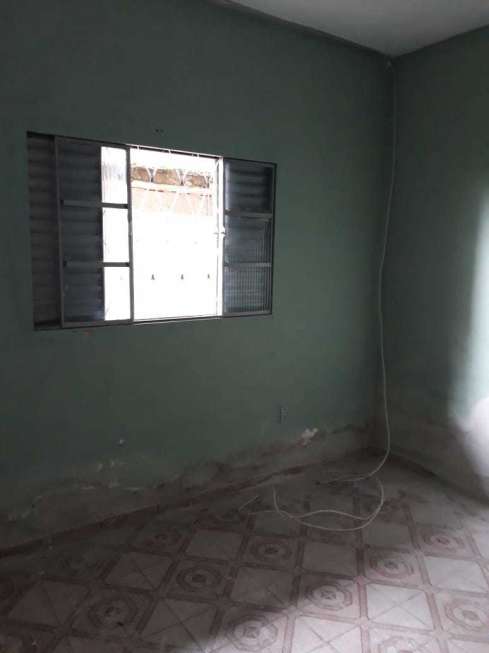 Casa com 2 Quartos para Alugar, 10 m² por R$ 550/Mês Conjunto Residencial Galo Branco, São José dos Campos - SP