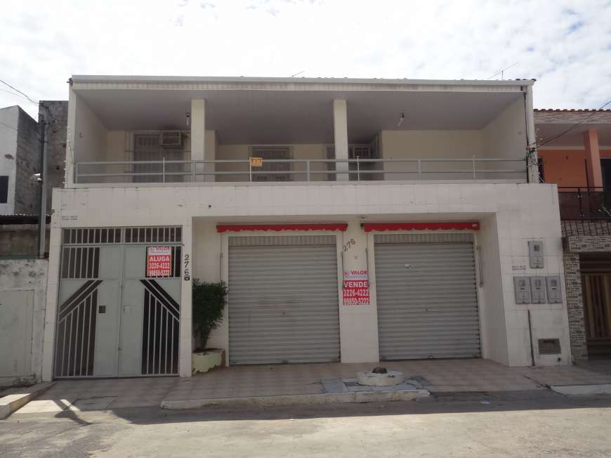 Casa com 6 Quartos à Venda por R$ 650.000 Farolândia, Aracaju - SE
