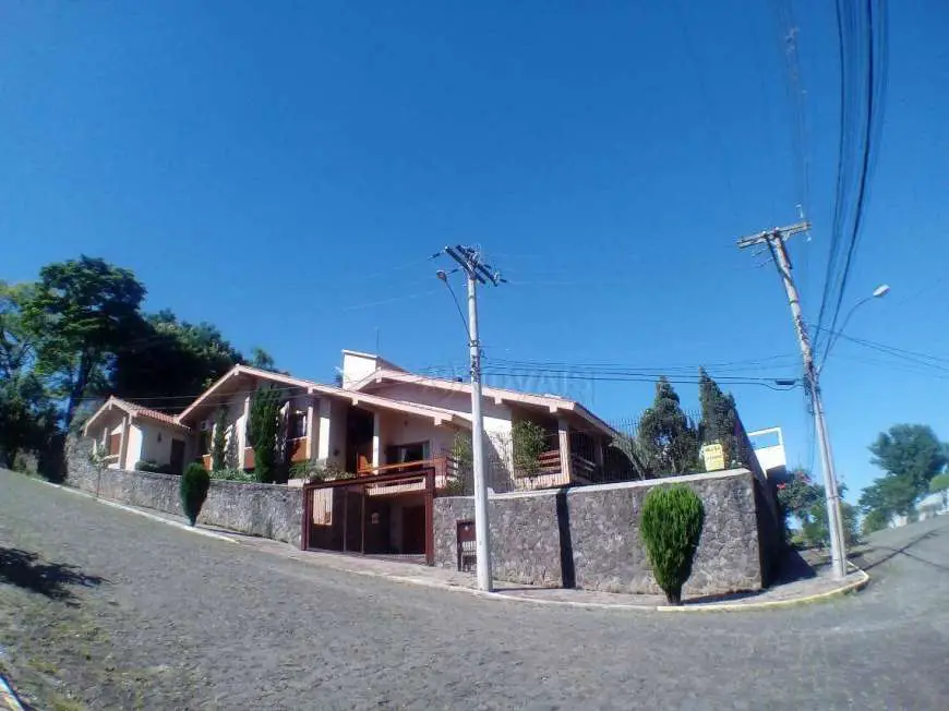 Casa com 3 Quartos à Venda, 400 m² por R$ 1.280.000 Centro, Sapiranga - RS