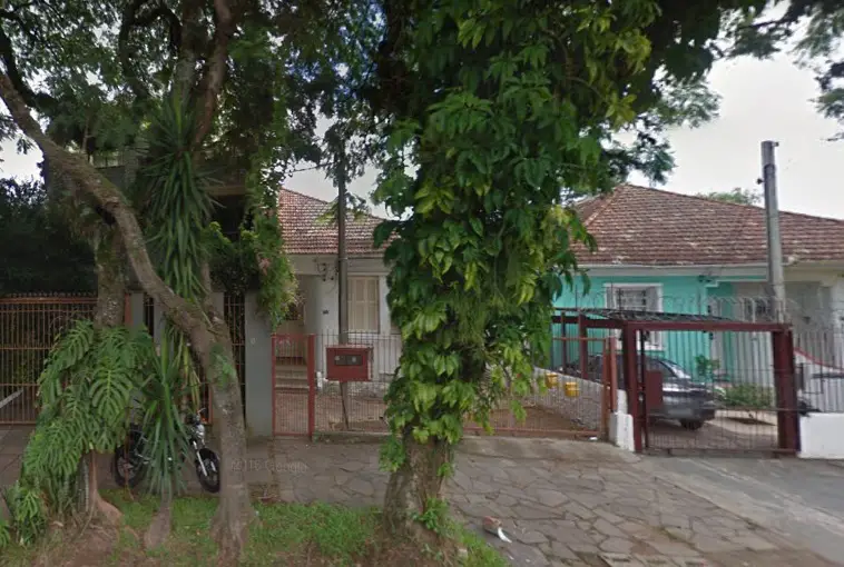 Casa com 2 Quartos para Alugar, 67 m² por R$ 1.320/Mês Rua Professor Clemente Pinto - Teresópolis, Porto Alegre - RS