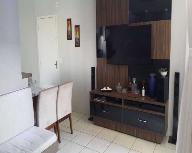 Apartamento com 3 Quartos à Venda, 60 m² por R$ 170.000 Mansorur, Uberlândia - MG