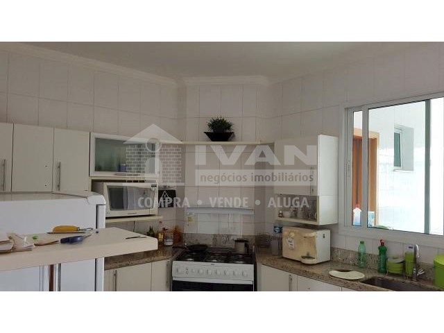 Apartamento com 4 Quartos à Venda, 218 m² por R$ 650.000 Saraiva, Uberlândia - MG