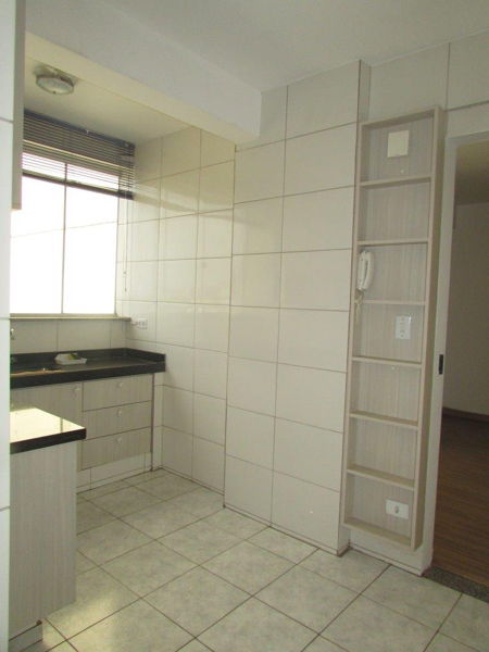 Apartamento com 3 Quartos para Alugar, 130 m² por R$ 800/Mês Rua 9, 671 - Setor Central, Goiânia - GO
