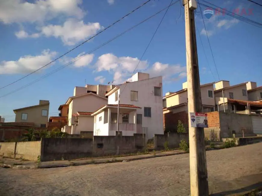 Casa com 3 Quartos para Alugar, 72 m² por R$ 400/Mês Rua Iracema Ferreira da Silva - Cuités, Campina Grande - PB