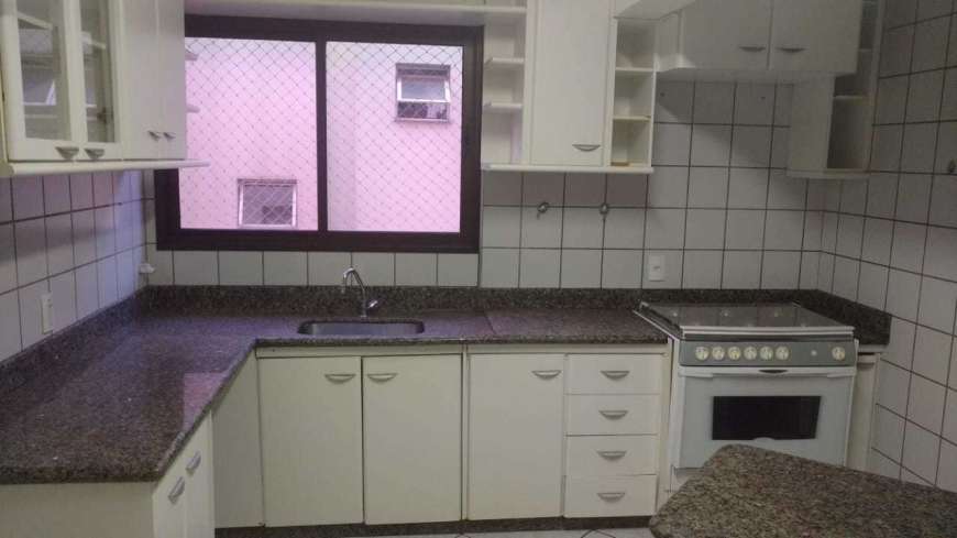 Apartamento com 4 Quartos à Venda, 139 m² por R$ 480.000 Avenida João XXIII, 270 - Saraiva, Uberlândia - MG