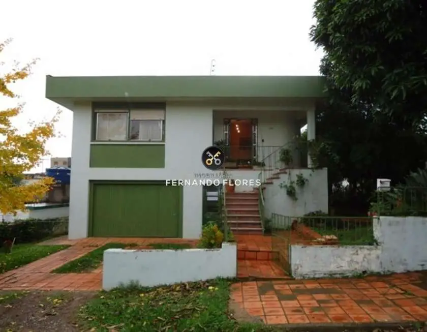 Casa com 3 Quartos à Venda por R$ 745.000 Nossa Senhora de Lourdes, Santa Maria - RS