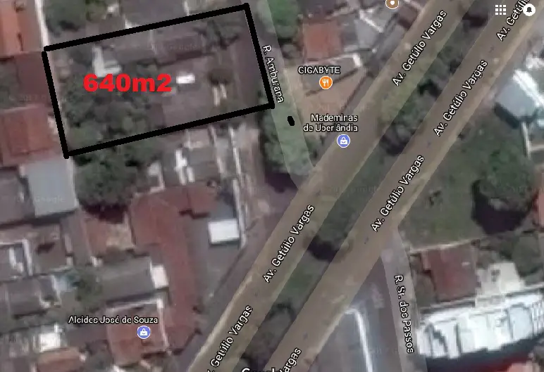 Lote/Terreno à Venda, 840 m² por R$ 640.000 Rua Amburana - Jaraguá, Uberlândia - MG