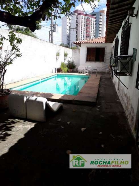 Casa com 3 Quartos para Alugar, 656 m² por R$ 5.000/Mês Rua Matias Melo - Horto, Teresina - PI