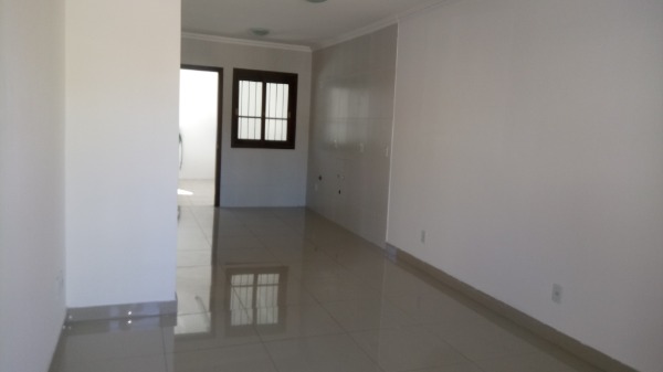 Casa com 2 Quartos para Alugar, 80 m² por R$ 1.500/Mês Jardim São Pedro, Porto Alegre - RS