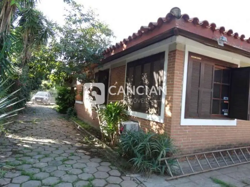Casa com 3 Quartos à Venda por R$ 600.000 Rua Engenheiro Renato Pereira da Cunha, 140 - Pinheiro Machado, Santa Maria - RS