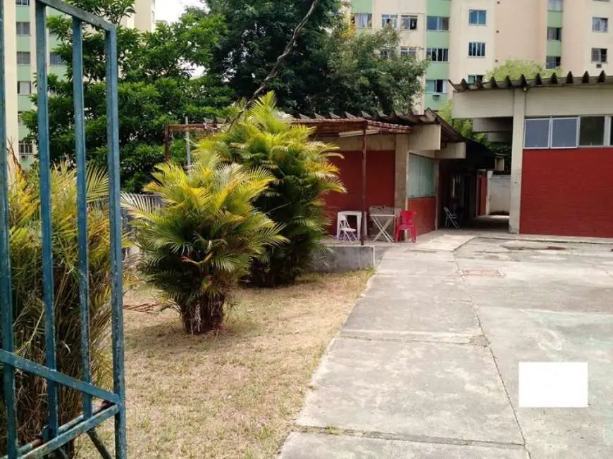 Apartamento com 1 Quarto à Venda, 55 m² por R$ 120.000 Rua Ibia, 517 - Turiaçu, Rio de Janeiro - RJ