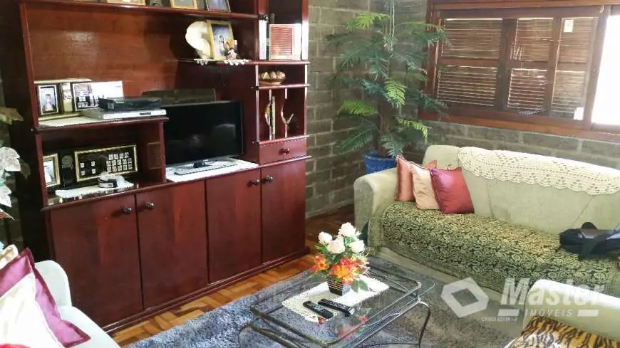Casa com 3 Quartos à Venda, 255 m² por R$ 950.000 Rua João Cony, 44 - São Cristovão, Passo Fundo - RS